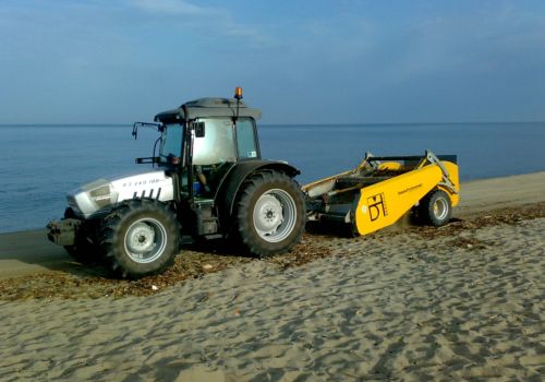 livellamento arenili e pulizia spiagge